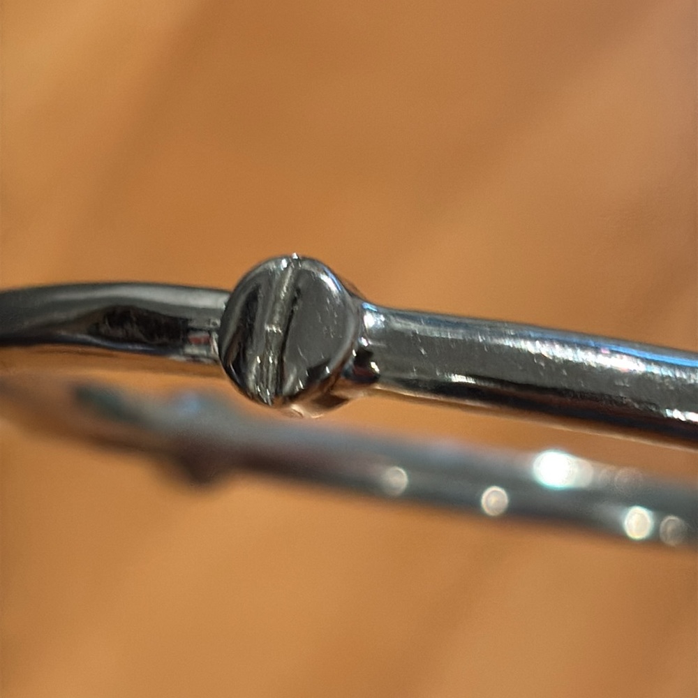 Screw Knot Stainless Steel Bangle Bracelet - Picture 3 of 4